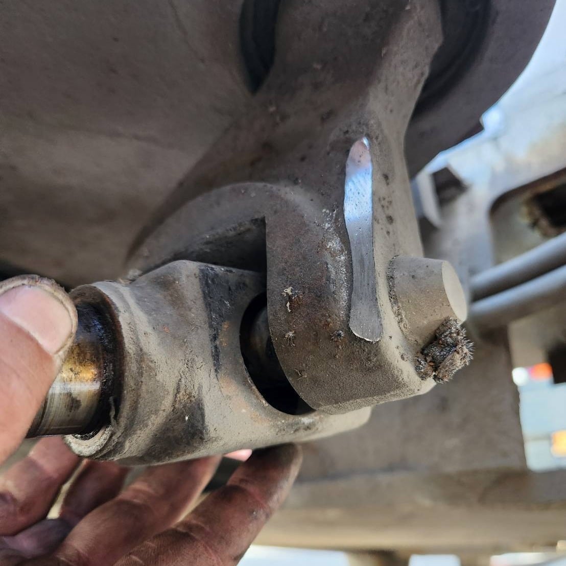 キャスター部の異音？！