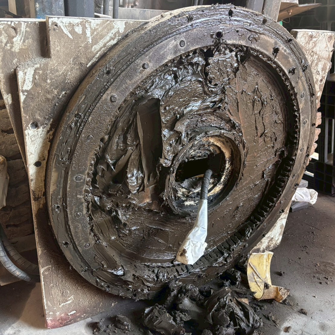 フォークリフトのアタッチメント、点検してますか!